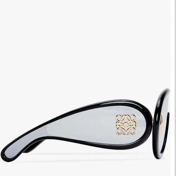 LOEWE
LOEWE x Paula's Ibiza Mask Sunglasses worn once - Picture 3 of 3